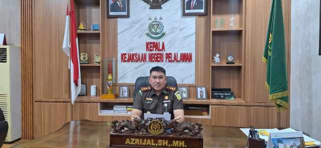 Foto: Kepala Kejaksaan Negeri Kabupaten Pelalawan, Azrijal SH MH, Rabu (16/7/2025).