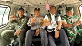 Foto: Menhut Raja Juli Antoni, Kapolda Riau Irjen Herry Heryawan, Sekjen Kemenhut Mahfudz, dan Pangdam I/Bukit Barisan Mayjen TNI Rio Firdianto.(dok. Polda Riau)