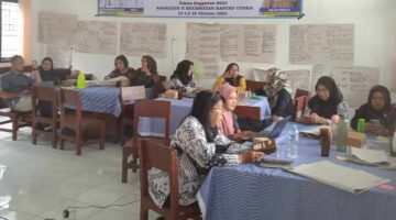 BIMTEK KEPSEK LABUHANBATU KE PARAPAT DENGAN DANA BOS TUAI KRITIK, KADISDIK DINILAI BERSIKAP AROGAN